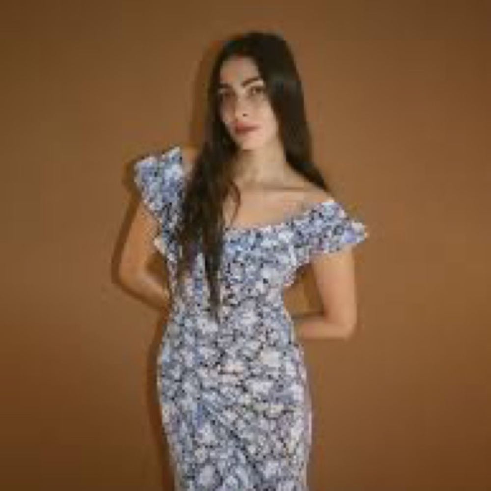 Réalisation par: the Lou in Dandelion size medium. Worn once, like new